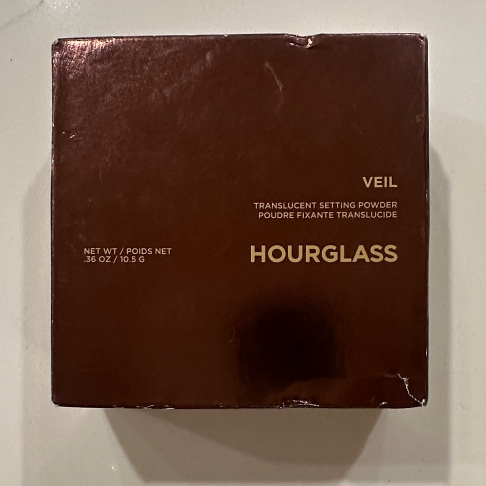 Hourglass Veil Setting Powder in Translucent Deep